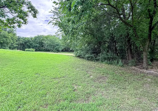 3rd image of 608 S Cherokee St, Locust Grove, OK 74352 | MLS# 2625533