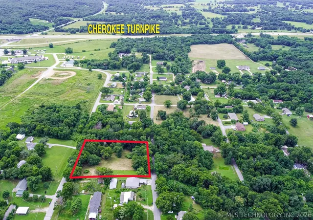 4th image of 608 S Cherokee St, Locust Grove, OK 74352 | MLS# 2625533
