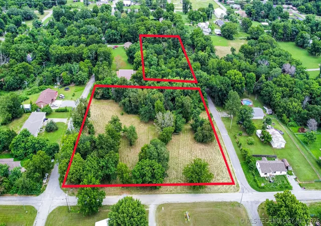 4th image of 715 S Cherokee St, Locust Grove, OK 74352 | MLS# 2625536