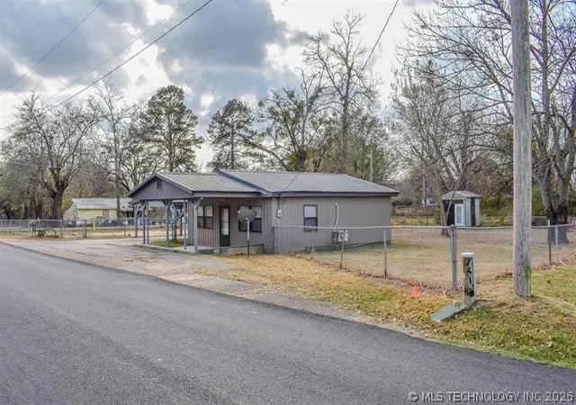 Photo 3 of Single family home for sale at 406 Se I St, Antlers, OK 74523 | MLS# 2625567 | Listing updated on 2026-07-14