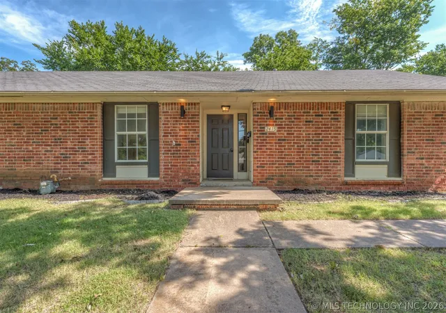 Photo 3 of Sale Pending at 2415 W 43rd Street, Tulsa, OK 74107 | MLS# 2625516 | Listing updated on 2026-08-20