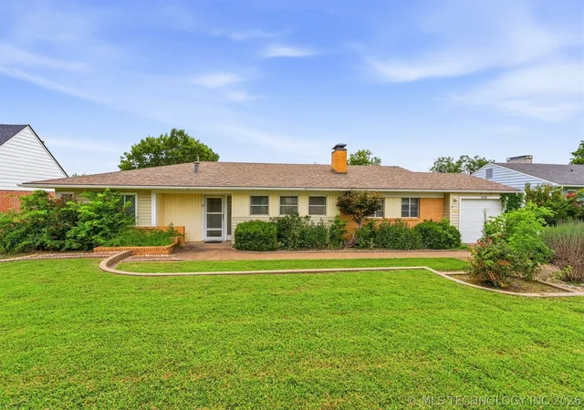 Photo 1 of Single family home for sale at 225 Se Rockwood Ave, Bartlesville, OK 74006 | MLS# 2625665 | Listing updated on 2026-08-24