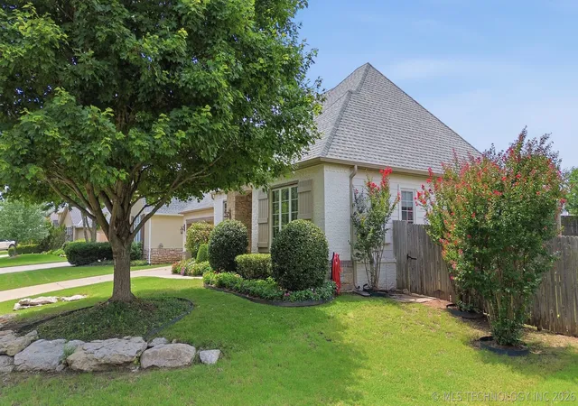 2nd image of 12218 S Ash Ave S, Jenks, OK 74037 | MLS# 2625649