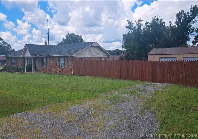 Photo 3 of Single family home for sale at 1903 N 11th Street, Mc Alester, OK 74501 | MLS# 2625654 | Listing updated on 2026-08-20