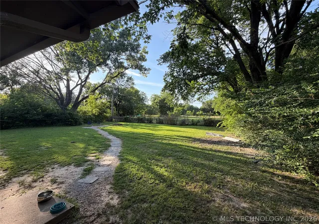 23rd image of 501 W Creek Dr, Okmulgee, OK 74447 | MLS# 2625447