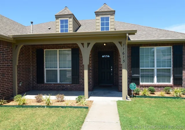 Photo 2 of Sale Pending at 11613 E 105th Street N, Owasso, OK 74055 | MLS# 2625650 | Listing updated on 2026-08-25