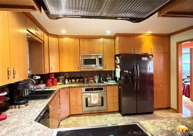 Photo 4 of Single family home for sale at 3201 E Harris Rd, Muskogee, OK 74403 | MLS# 2625504 | Listing updated on 2026-08-22