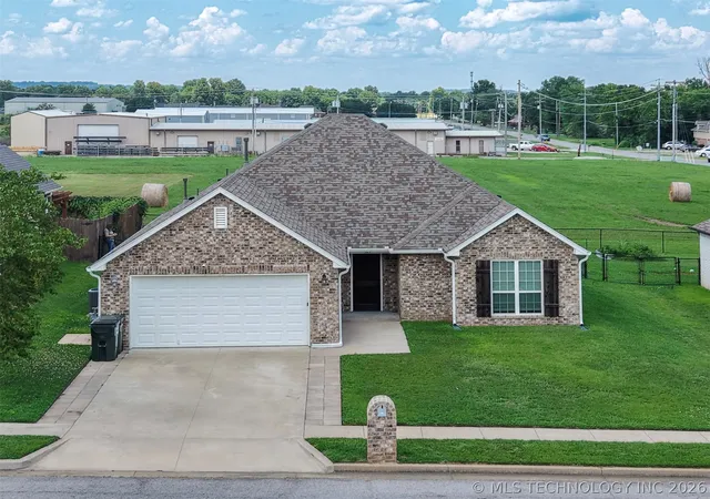 Homes for sale in Skiatook, OK | 103 W 135th St, Skiatook, OK 74070 | MLS# 2622491