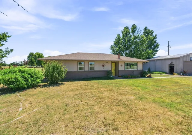 Photo 3 of Single family home for sale at 449309 Highway 60, Afton, OK 74331 | MLS# 2625120 | Listing updated on 2026-08-24
