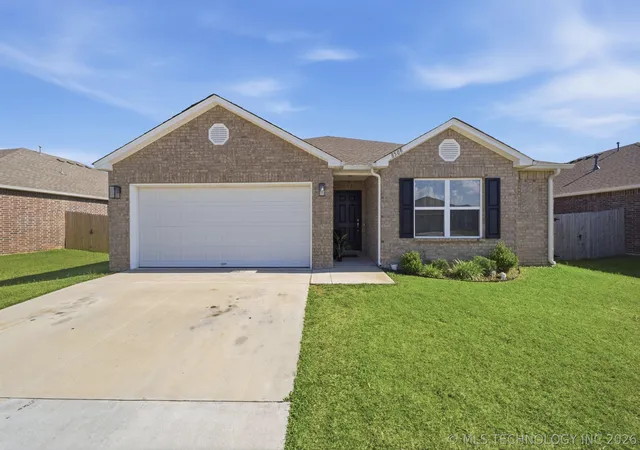 Homes for sale in Bixby, OK | 8508 E 162nd Pl S, Bixby, OK 74008 | MLS# 2625748