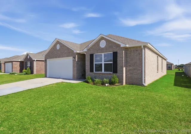 Homes for sale in Bixby, OK | 8508 E 162nd Pl S, Bixby, OK 74008 | MLS# 2625748