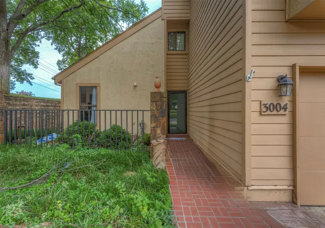 Condo for sale at 3004 E 85th Street #122, Tulsa, OK 74137 | MLS# 2625808