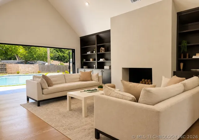 Photo 3 of Sale Pending at 4717 S Atlanta Pl, Tulsa, OK 74105 | MLS# 2625727 | Listing updated on 2026-08-20