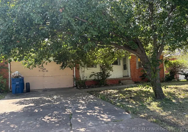Photo 1 of Sale Pending at 209 S 101st Eastavenue, Tulsa, OK 74128 | MLS# 2625827 | Listing updated on 2026-07-24