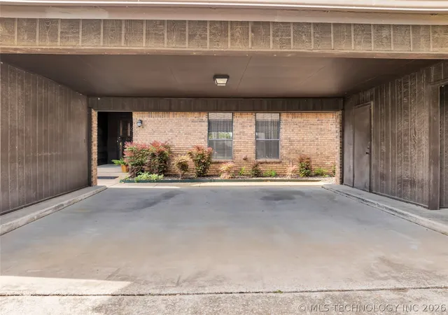 2nd image of 35 Overland Route Route, Ardmore, OK 73401 | MLS# 2625821