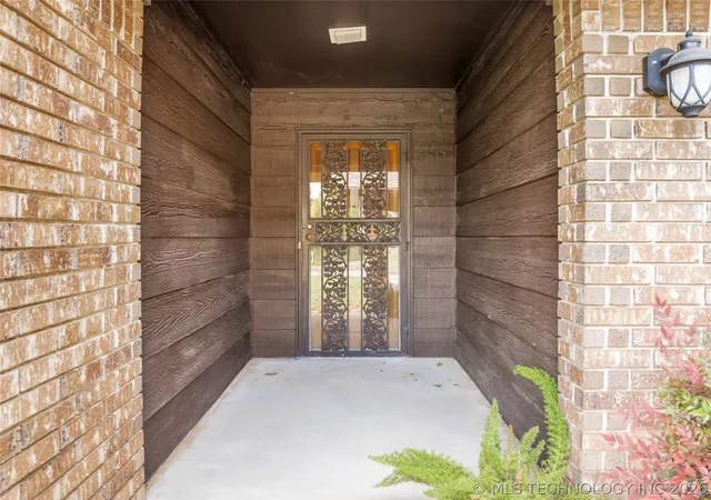 3rd image of 35 Overland Route Route, Ardmore, OK 73401 | MLS# 2625821