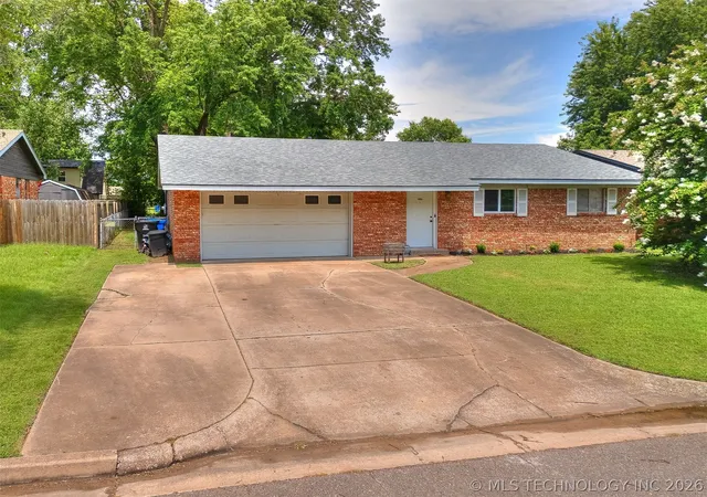 3rd image of 708 W Atlanta Ct, Broken Arrow, OK 74012 | MLS# 2625866