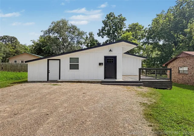 Photo 1 of Single family home for sale at 226 E Cedar St, Stilwell, OK 74960 | MLS# 2625863 | Listing updated on 2026-08-20