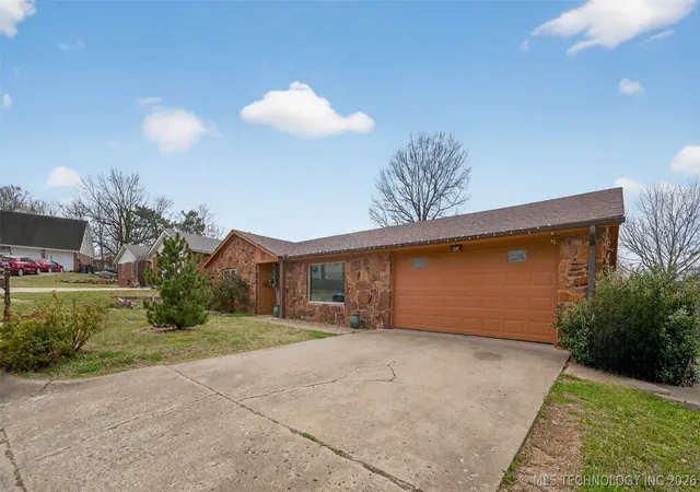 1st image of 1045 Rolling Meadows, Bartlesville, OK 74006 | MLS# 2625876
