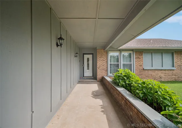 Photo 3 of Single family home for sale at 2208 W Louisville St, Broken Arrow, OK 74012 | MLS# 2625544 | Listing updated on 2026-08-26
