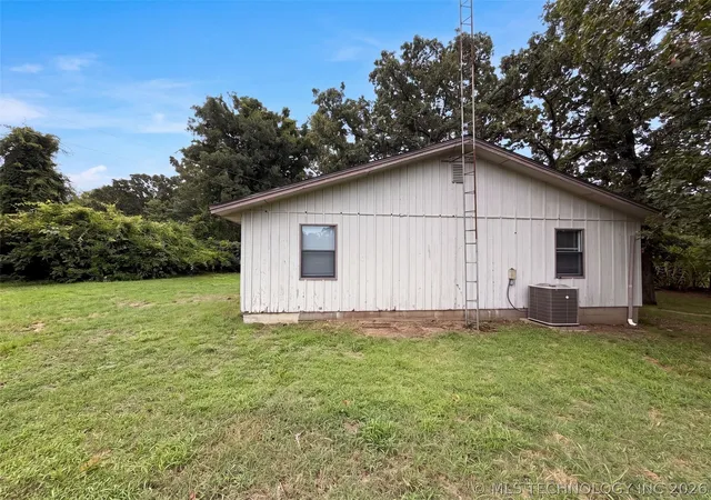 Homes for sale in Porum, OK | 430225 E 1155 Rd, Porum, OK 74455 | MLS# 2625374