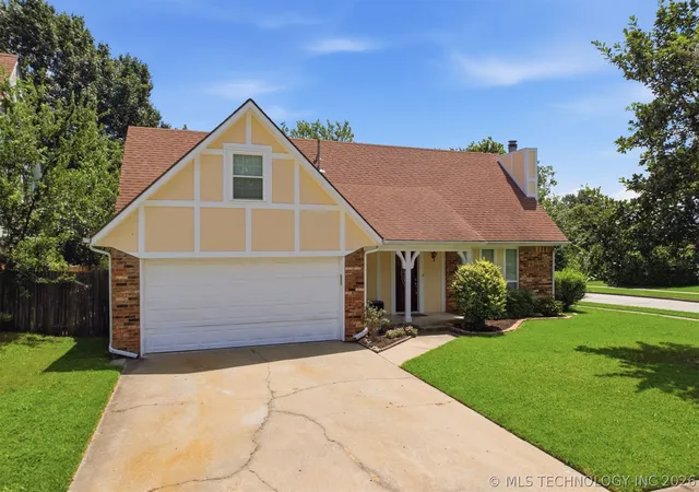 2nd image of 8329 N 118th Eastavenue, Owasso, OK 74055 | MLS# 2625916
