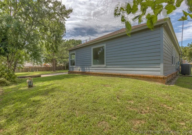 Homes for sale in Jenks, OK | 1302 W 112th Pl, Jenks, OK 74037 | MLS# 2625828