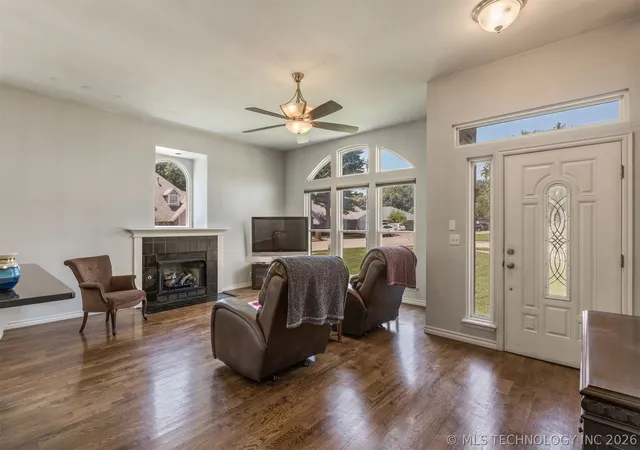 Homes for sale in Jenks, OK | 1302 W 112Th Pl, Jenks, OK 74037 | MLS# 2625828