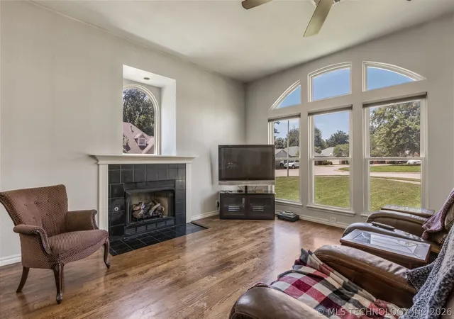 Homes for sale in Jenks, OK | 1302 W 112Th Pl, Jenks, OK 74037 | MLS# 2625828