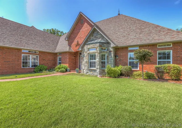 Homes for sale in Skiatook, OK | 612 S Tallchief Ct, Skiatook, OK 74070 | MLS# 2625832