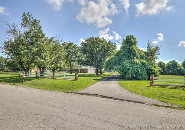 Photo 3 of Single family home for sale at 13601 E 96th Street, Owasso, OK 74055 | MLS# 2625446 | Listing updated on 2026-08-20