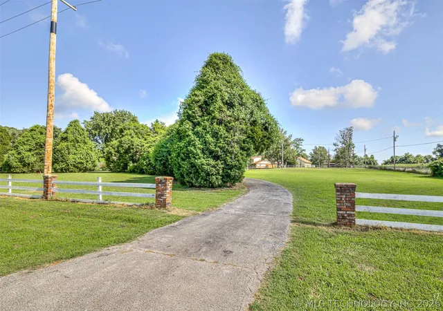 Photo 4 of Single family home for sale at 13601 E 96th Street, Owasso, OK 74055 | MLS# 2625446 | Listing updated on 2026-08-20