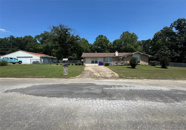 Homes for sale in Coweta, OK | 14201 S 261st Eastavenue, Coweta, OK 74429 | MLS# 2625599