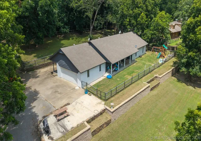 Photo 2 of Single family home for sale at 5200 S Robert Girten Rd, Chelsea, OK 74016 | MLS# 2625907 | Listing updated on 2026-08-26