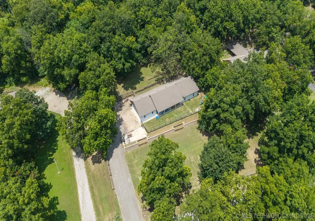 Photo 3 of Single family home for sale at 5200 S Robert Girten Rd, Chelsea, OK 74016 | MLS# 2625907 | Listing updated on 2026-08-26