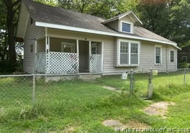 Photo 1 of Single family home for sale at 111 Independence Ave, Muskogee, OK 74403 | MLS# 2625987 | Listing updated on 2026-07-24