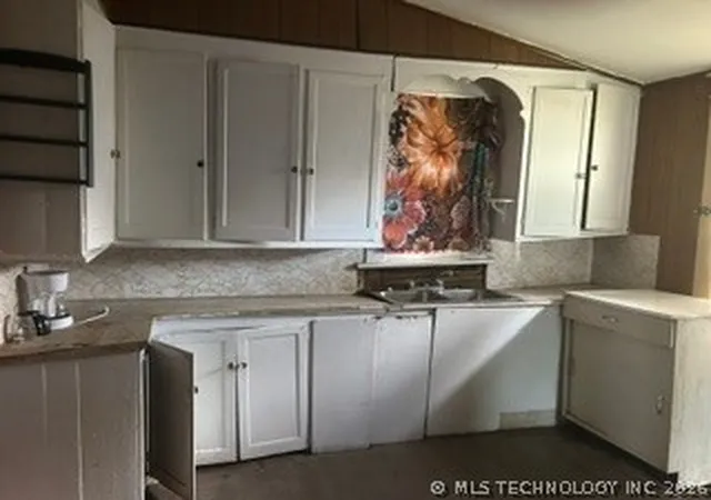 Photo 3 of Single family home for sale at 111 Independence Ave, Muskogee, OK 74403 | MLS# 2625987 | Listing updated on 2026-07-24