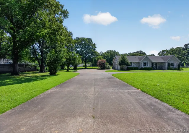 Photo 3 of Single family home for sale at 1102 N Delaware St, Chouteau, OK 74337 | MLS# 2625758 | Listing updated on 2026-08-23