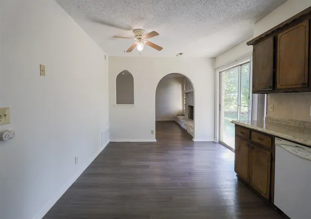 4th image of 1628 S Sycamore Ave, Broken Arrow, OK 74012 | MLS# 2625846