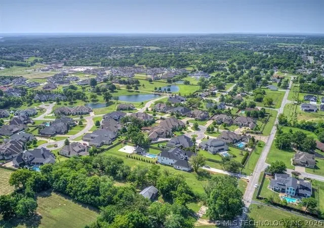14th image of 10715 S Elgin Ave, Jenks, OK 74037 | MLS# 2625967
