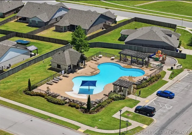 Photo 11 of Sale Pending at 3734 E 144th Street S, Bixby, OK 74008 | MLS# 2626032 | Listing updated on 2026-08-20