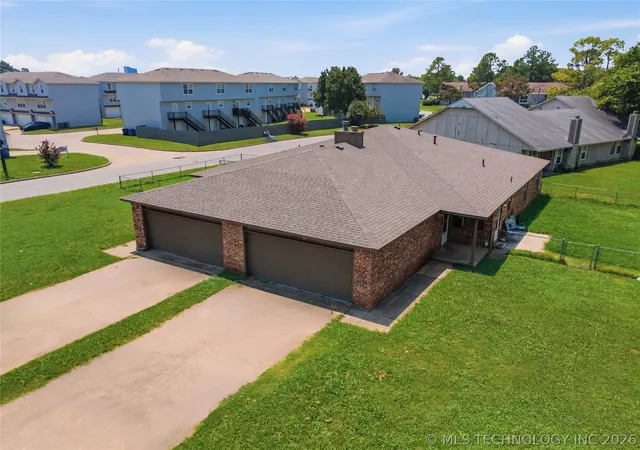 Photo 3 of House for sale at 6658 S Utica Pl, Tulsa, OK 74136 | MLS# 2625005 | Listing updated on 2026-09-25