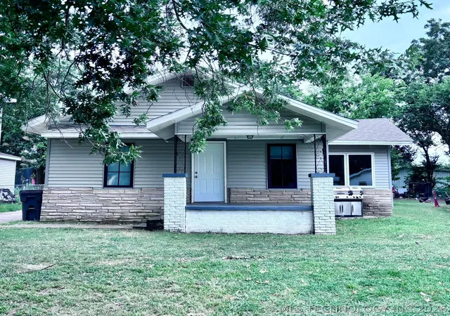 1st image of 1016 E 2nd St, Okmulgee, OK 74447 | MLS# 2626040