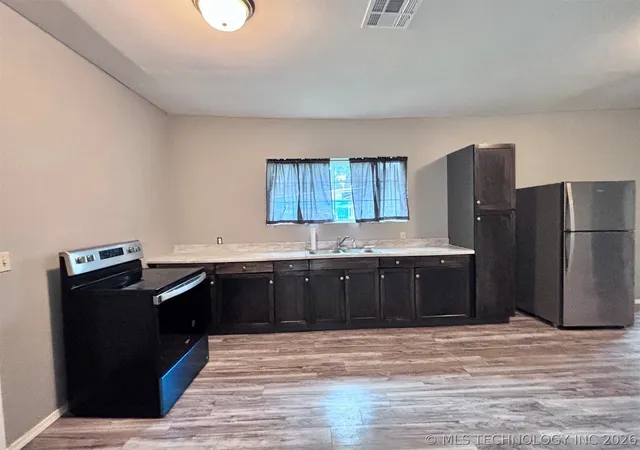 3rd image of 1016 E 2Nd St, Okmulgee, OK 74447 | MLS# 2626040