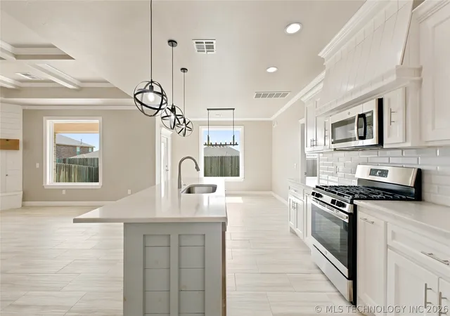 Photo 4 of Single family home for sale at 2912 Wild Rose Ln, Yukon, OK 73099 | MLS# 2625573 | Listing updated on 2026-09-30