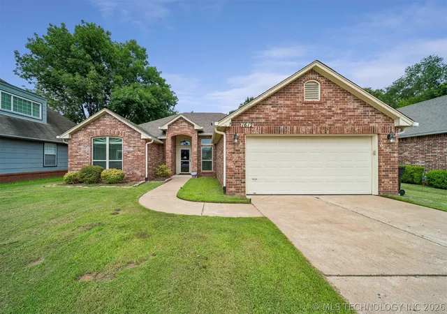 Homes for sale in Broken Arrow, OK | 1612 S Gum Ave, Broken Arrow, OK 74012 | MLS# 2626056