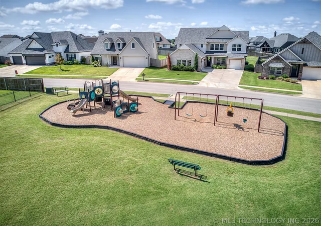 Homes for sale in Jenks, OK | 703 E 126th St S, Jenks, OK 74037 | MLS# 2625081