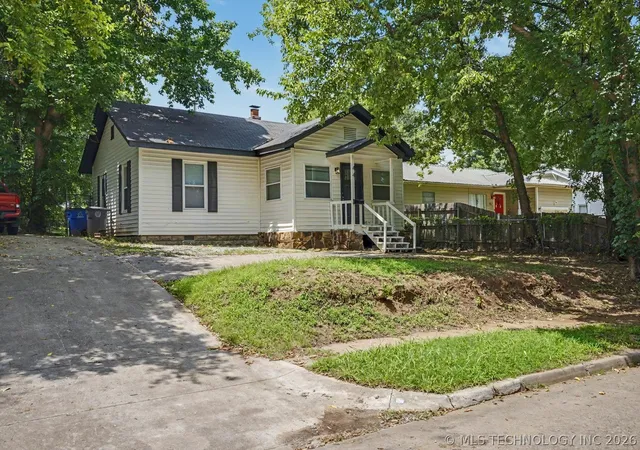 Photo 2 of Single family home for sale at 44 S Florence Ave, Tulsa, OK 74104 | MLS# 2626064 | Listing updated on 2026-07-31