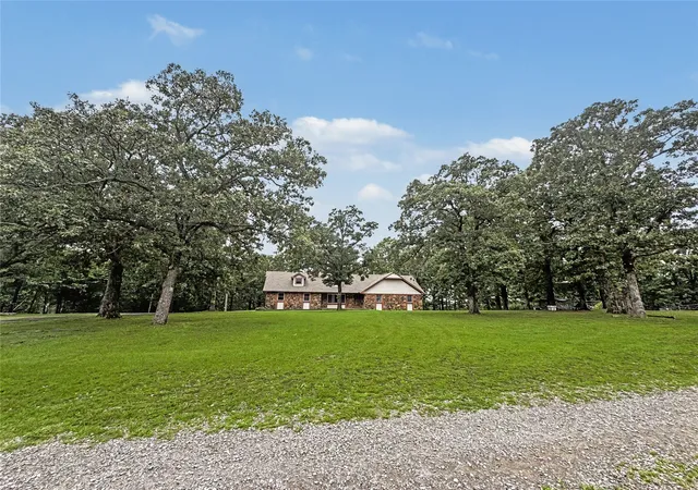 Photo 3 of Single family home for sale at 20472 S 494 Road, Tahlequah, OK 74464 | MLS# 2626043 | Listing updated on 2026-08-20