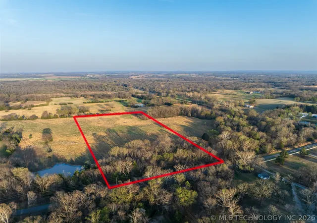 2nd image of 3 S Mission Rd, Okmulgee, OK 74447 | MLS# 2626058